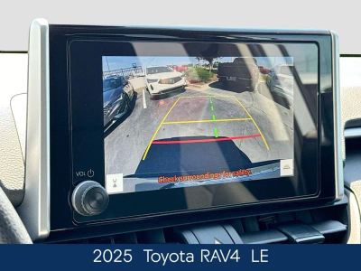 2025 Toyota RAV4 - Photo 32