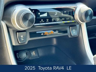 2025 Toyota RAV4 - Photo 33