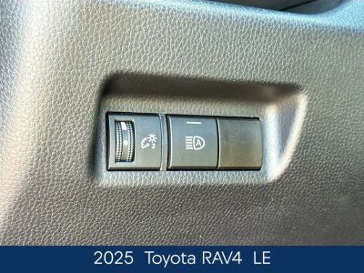 2025 Toyota RAV4 - Photo 22