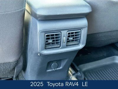 2025 Toyota RAV4 - Photo 37