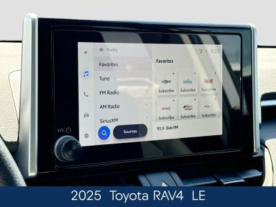 2025 Toyota RAV4 - Photo 31