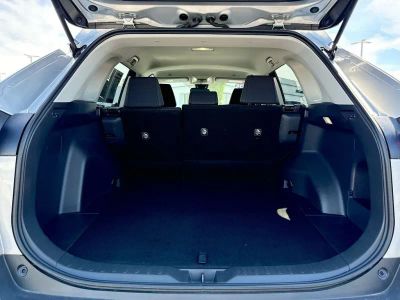 2025 Toyota RAV4 - Photo 38