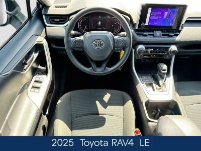 2025 Toyota RAV4 - Photo 16