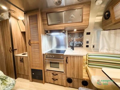 2018 Airstream Tommy Bahama - Photo 6