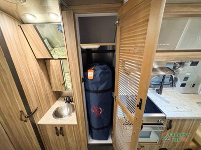2018 Airstream Tommy Bahama - Photo 15