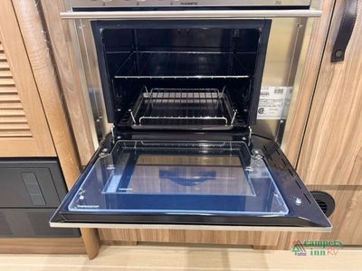 2018 Airstream Tommy Bahama - Photo 10