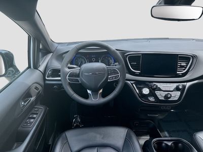 2025 Chrysler Pacifica - Photo 20