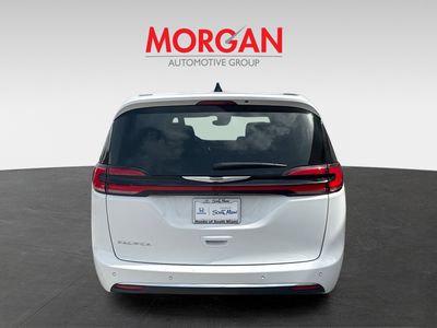2025 Chrysler Pacifica - Photo 6