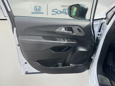 2025 Chrysler Pacifica - Photo 19