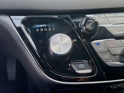 2025 Chrysler Pacifica - Photo 15