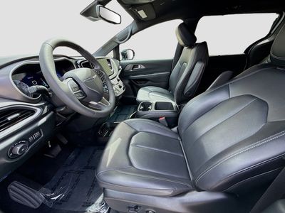 2025 Chrysler Pacifica - Photo 18