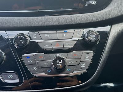 2025 Chrysler Pacifica - Photo 14