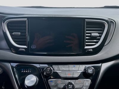 2025 Chrysler Pacifica - Photo 12