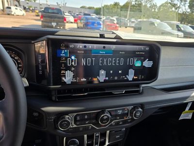 2025 Jeep Wrangler - Photo 20