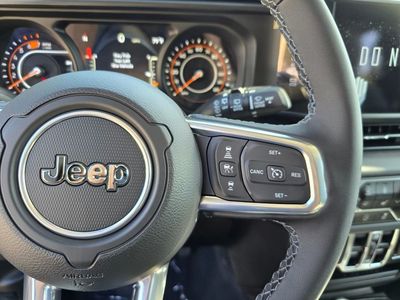 2025 Jeep Wrangler - Photo 18