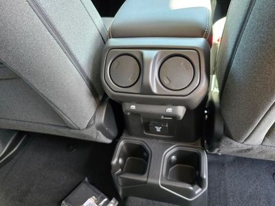 2025 Jeep Wrangler - Photo 30