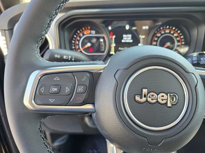 2025 Jeep Wrangler - Photo 17