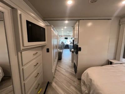 2026 Fleetwood BOUNDER — rear three-quarter view