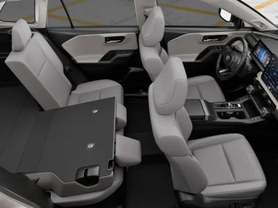 2026 Toyota RAV4 - Photo 4