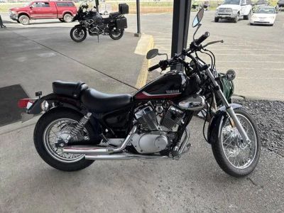 2025 Yamaha V Star 250 — front three-quarter view