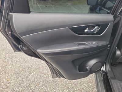 2017 Nissan Rogue - Photo 30
