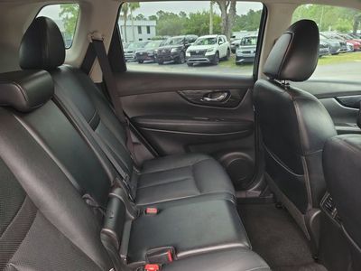 2017 Nissan Rogue - Photo 32