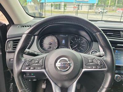 2017 Nissan Rogue - Photo 19