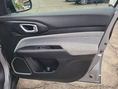 2024 Jeep Compass - Photo 36