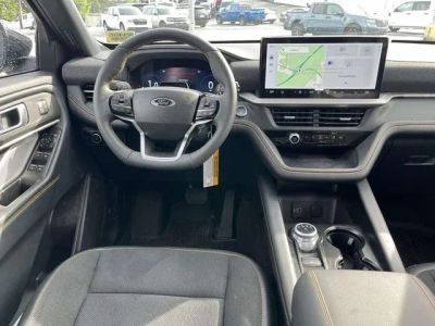 2026 Ford Explorer — photo 8 view