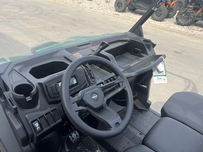 2025 Can-Am Defender HD7 — photo 10 view
