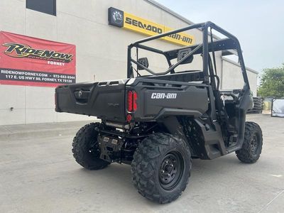 2025 Can-Am Defender HD7 — detail view
