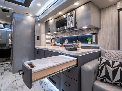 2027 Foretravel Realm Presidential Luxury Villa 7 (LV7) Bath & 1/2 - Photo 27