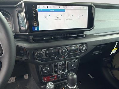 2026 Jeep Wrangler - Photo 27