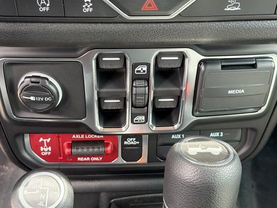2026 Jeep Wrangler - Photo 31