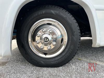 2023 Thor Motor Coach Axis - Photo 10
