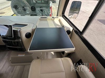 2023 Thor Motor Coach Axis - Photo 16