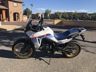 2025 Honda Transalp - Photo 9
