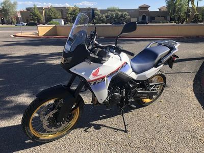 2025 Honda Transalp - Photo 3