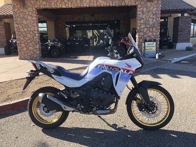 2025 Honda Transalp - Photo 8