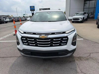 2026 Chevrolet Equinox — photo 8 view