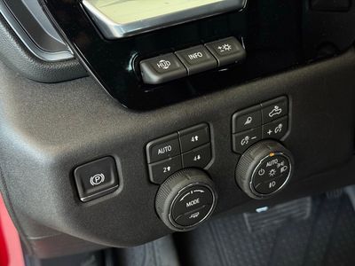 2026 Chevrolet Silverado 1500 High Country — photo 31 view