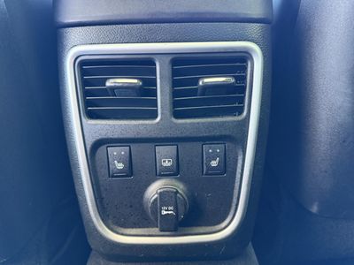 2014 Chrysler 300 — photo 26 view