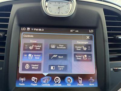 2014 Chrysler 300 — photo 20 view