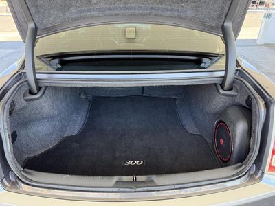 2014 Chrysler 300 — photo 18 view