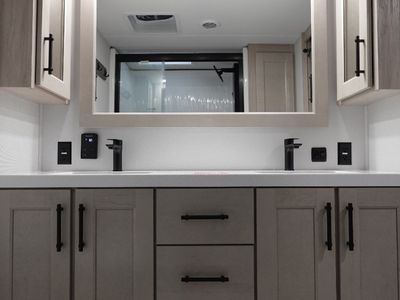 2026 Grand Design Solitude - Photo 15