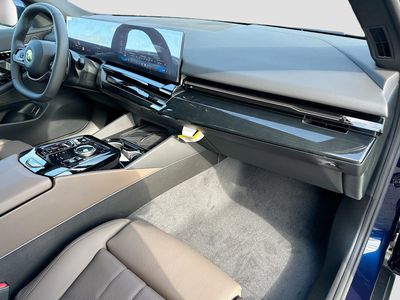 2026 BMW 5 Series - Photo 24
