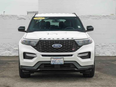 2022 Ford Explorer — side profile view