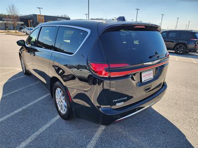 2026 Pre-Owned 2025 Chrysler Pacifica — rear three-quarter view
