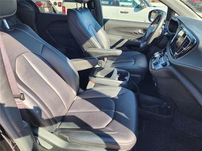 2026 Pre-Owned 2025 Chrysler Pacifica — engine compartment view