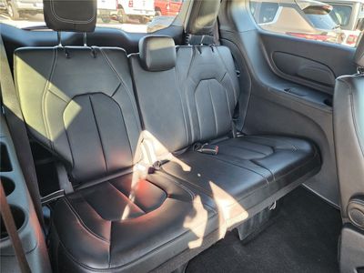 2026 Pre-Owned 2025 Chrysler Pacifica — photo 8 view